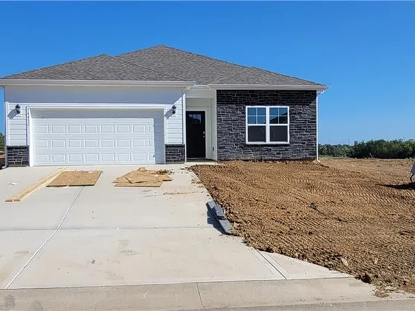 36432 W 102nd Pl, De Soto, KS 66018