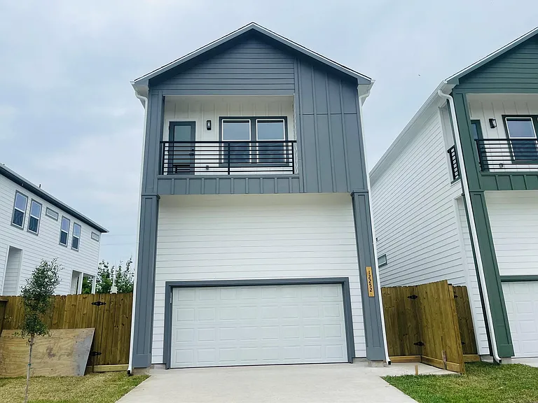 12260 Kirkgard — Photo 3