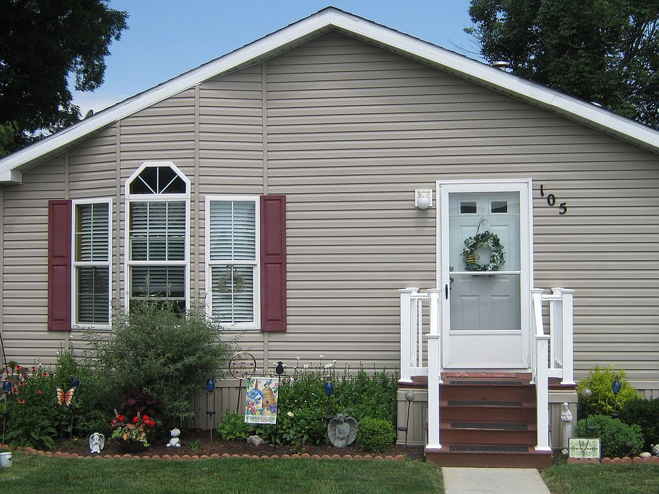 105 Summers Dr Lancaster PA 