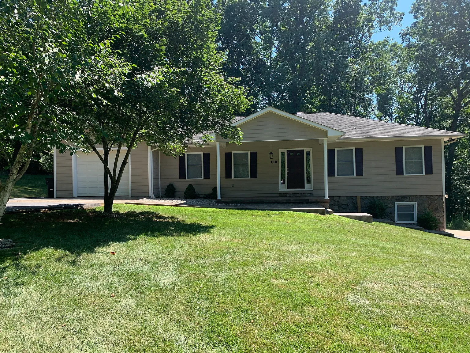 3 bed, 2526 sqft, $2,195 — Photo 1