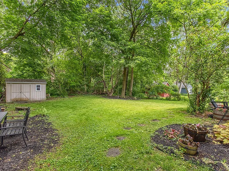 562 Buckingham Ave — Photo 30