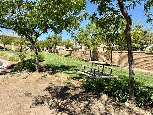 12875 Cobblestone Ln — Photo 32