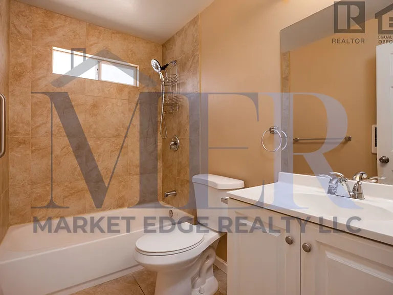 2501 W Belmont Ave — Photo 16