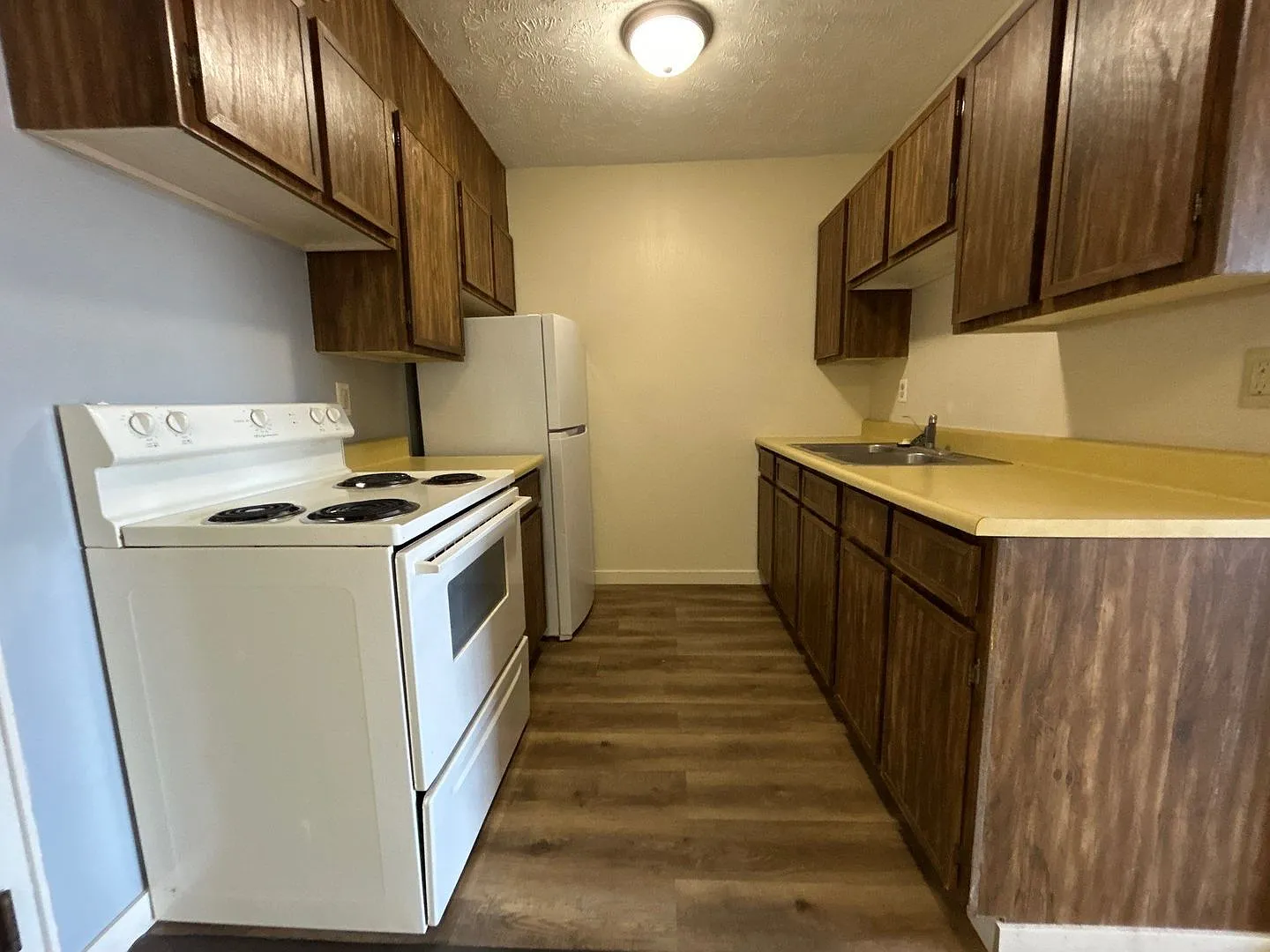 130 S 5 (Hebron,NE) — Photo 2
