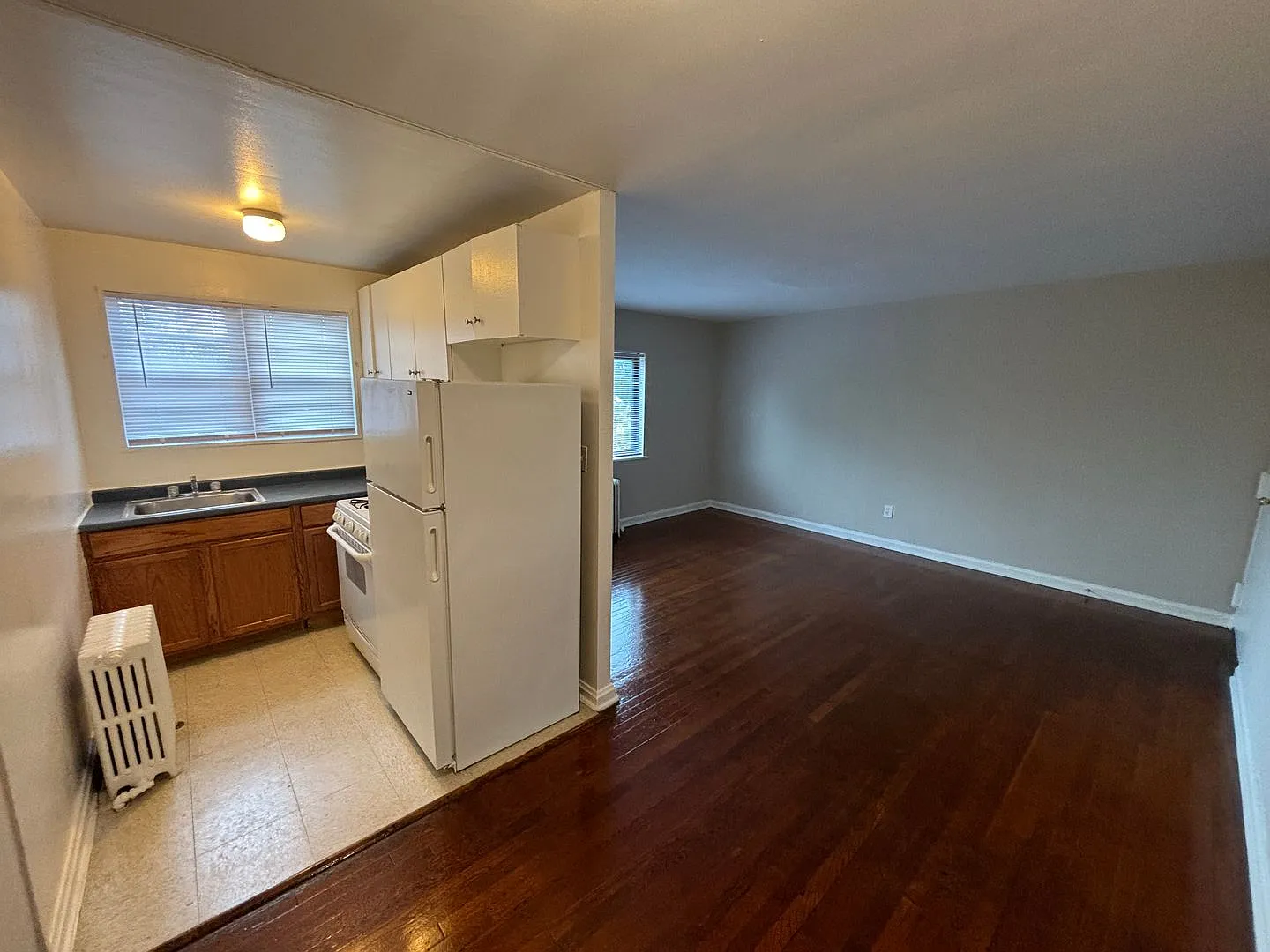 208 Kenilworth Ave Ne — Photo 4