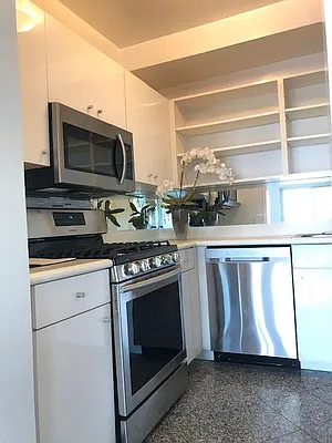 Rented by La Seven Inc. | media 14