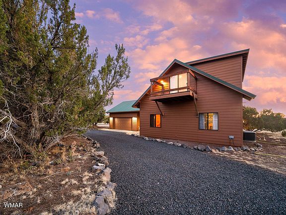 2nd image of 1923 Creekside Cir