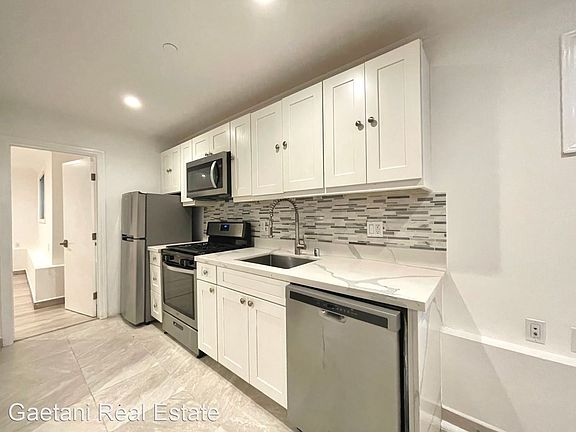 2nd image of 1125 Union St #11781303