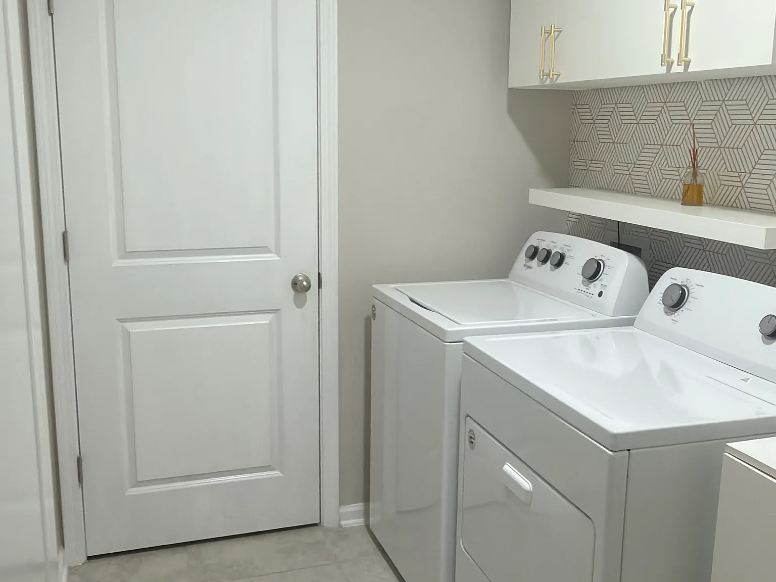 4 bed, 1880 sqft, $2,250 — Photo 2