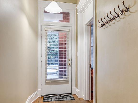3rd image of 411 N Davis Ave