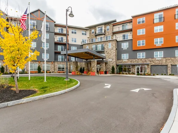 205 Lakeshore Dr #417, Canandaigua, NY 14424