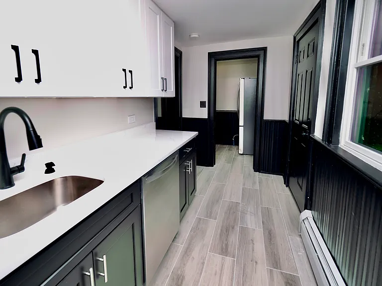 4 Grand St #1 — Photo 11