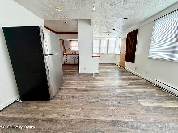 5th image of 900 Beecher St