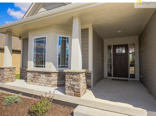 1428 Kensington Ln, Raymore, MO 64083