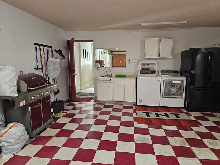 3746 Mission Dr S — Photo 20