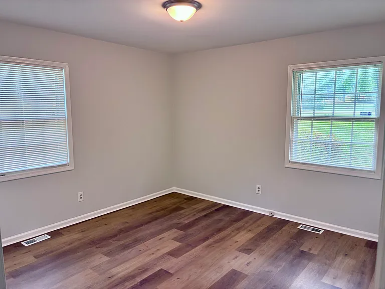 8600 Marigold St — Photo 14
