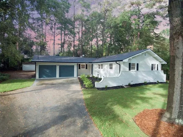 1328 White Oak St SE, Conyers, GA 30013