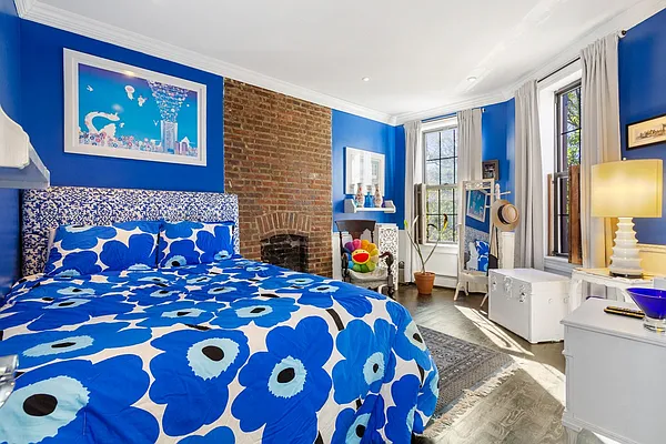 Sold by Compass | media 8