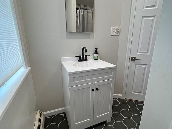 3rd image of 2346 E Cumberland St #2