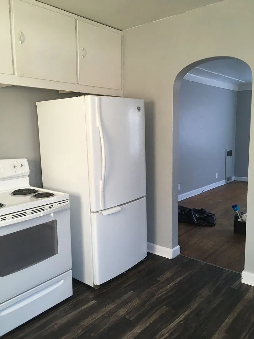 2 Bedroom, 1 Bath Single Family Home located at 1104 West 8th St Waterloo, IA — Photo 3