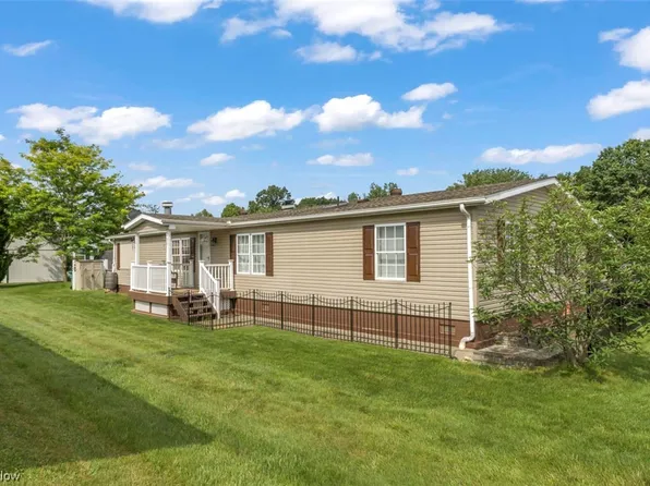 207 Sunrise Ln, Hiram, OH 44234