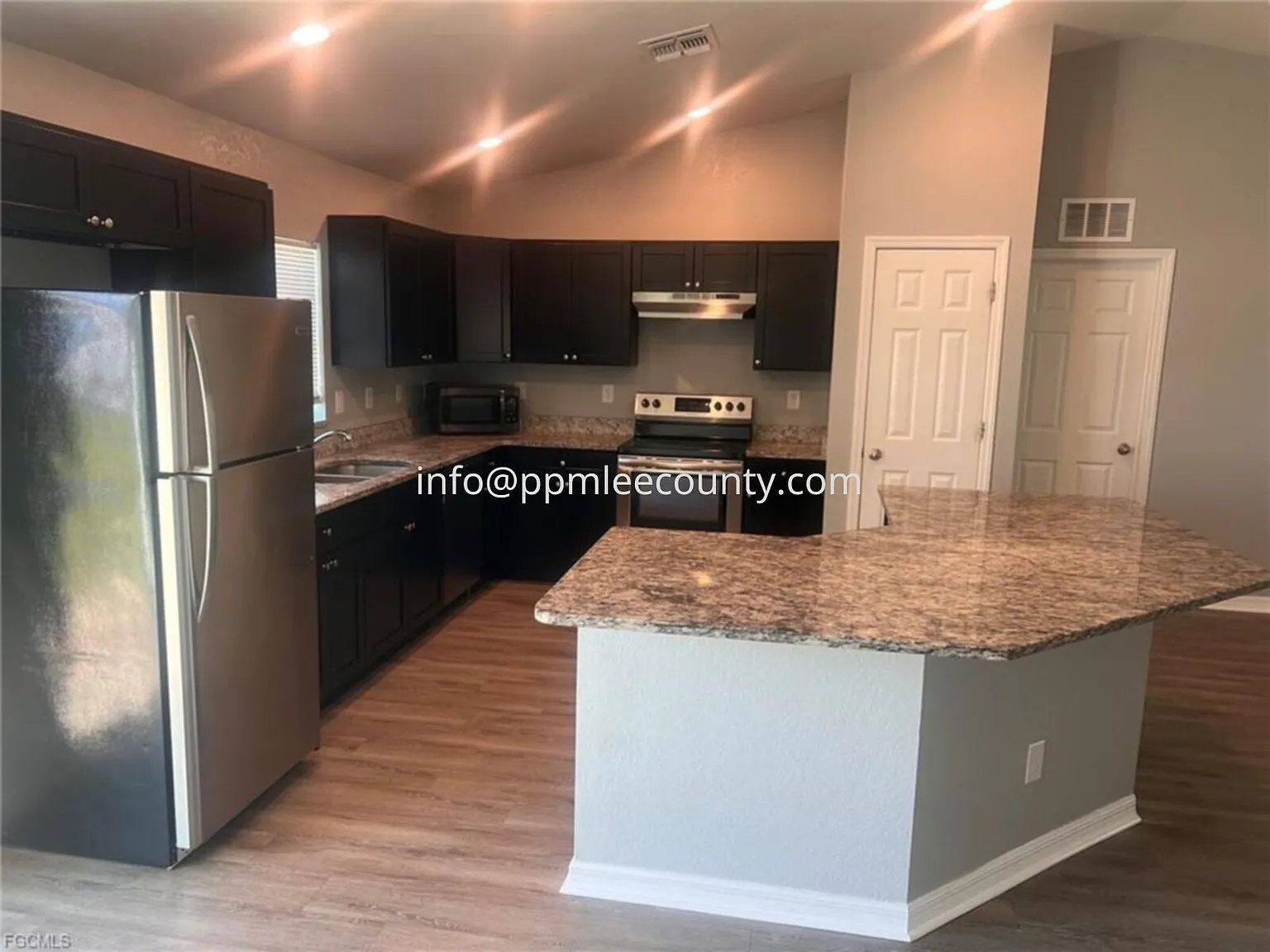 4 bed, 2.0 bath, 1613 sqft, $1,850 — Photo 2