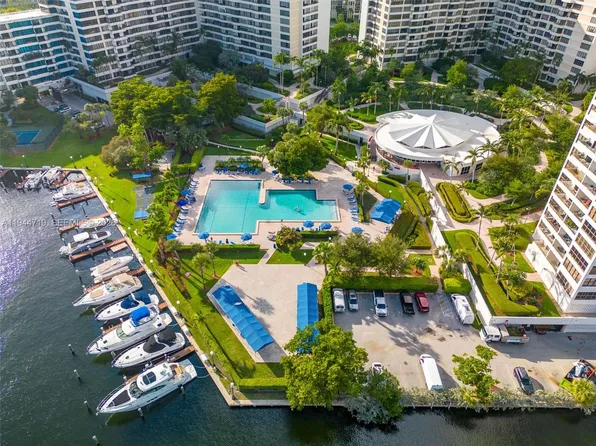 600 Three Islands Blvd APT 1403, Hallandale, FL 33009