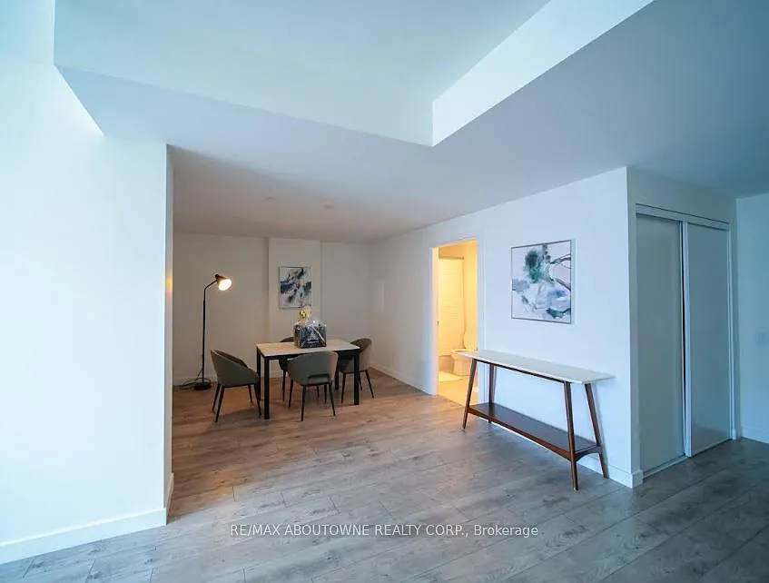 2 bed, $4,189 — Photo 4