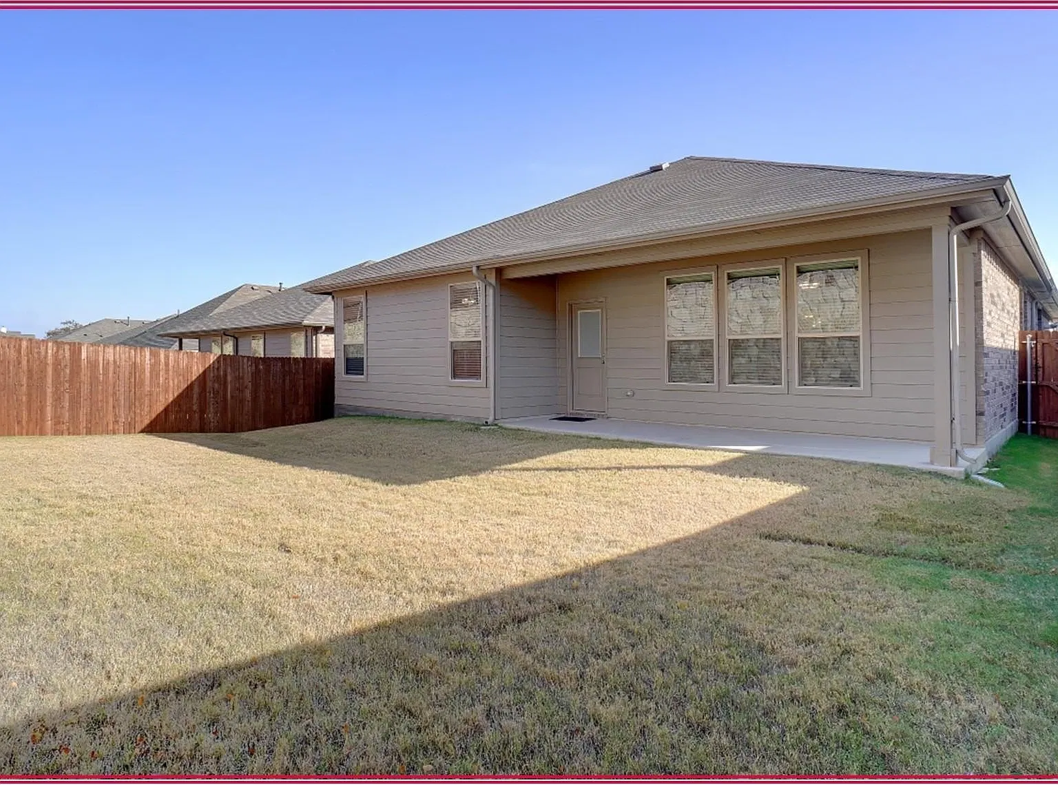 4 bed, 2200 sqft, $2,900 — Photo 4