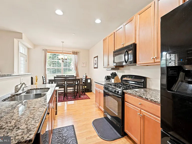 4437 Driftwood Dr — Photo 13