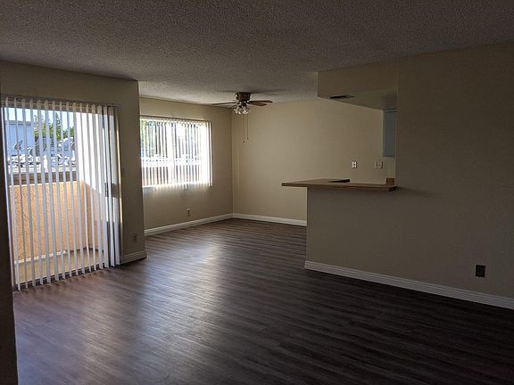 3rd image of 5949 Whitsett Ave APT 205