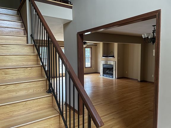 2nd image of 1185 Eller Wood Dr