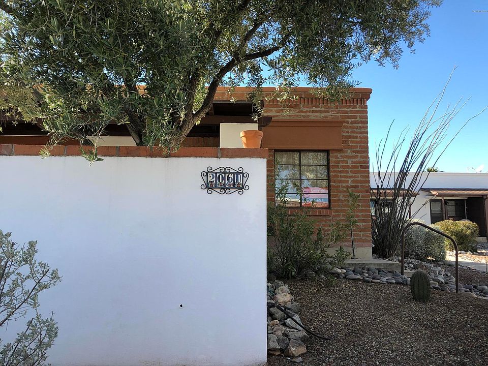 1st image of 206 S La Canada Dr