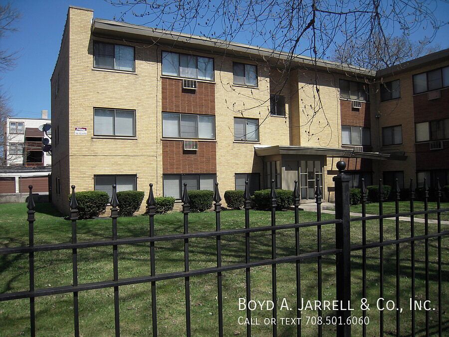 1st image of 954 E 84th Pl #3-1F