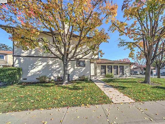 2nd image of 7023 Wineberry Way