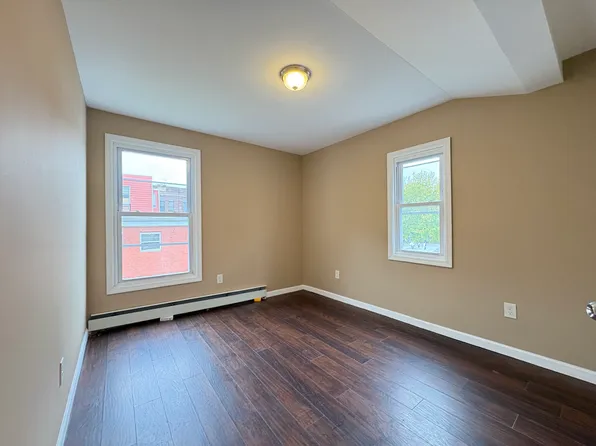 622 Bramhall Avenue image 4 of 7