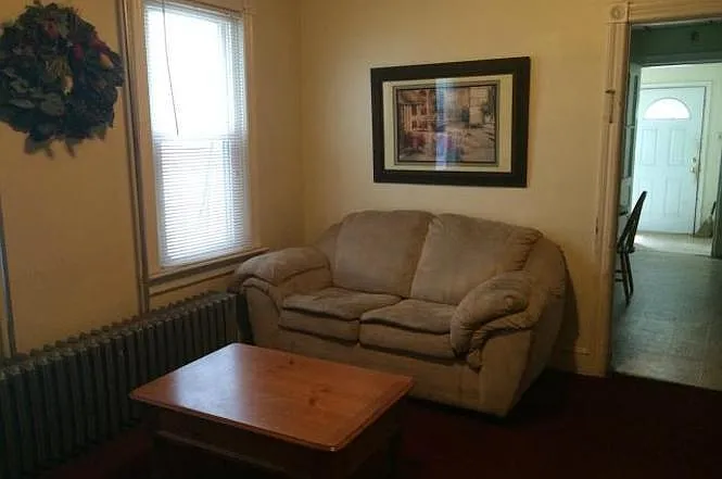 5 bed, 1815 sqft, $550 — Photo 1