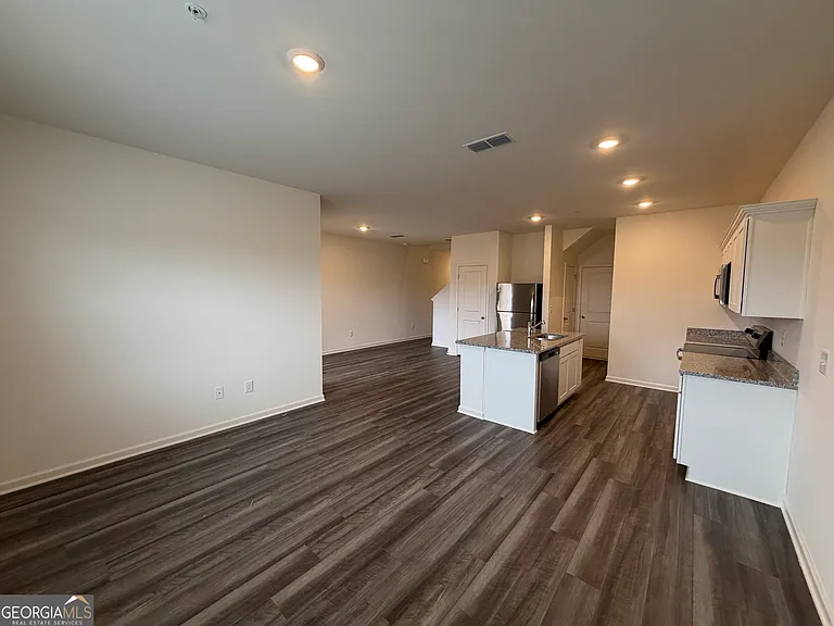 1205 Fagiolo St — Photo 8
