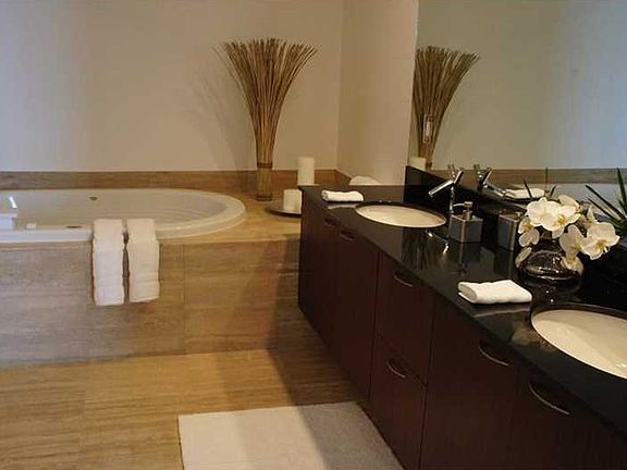 3rd image of 15901 Collins Ave APT 1407