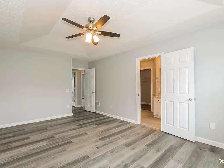 1303 Princess Dr — Photo 7