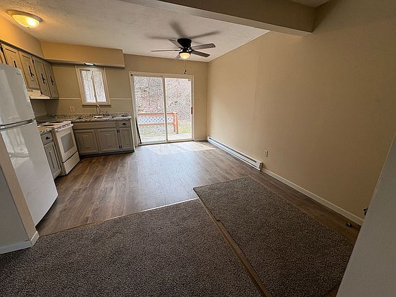 3rd image of 219 Joy Gln Building C