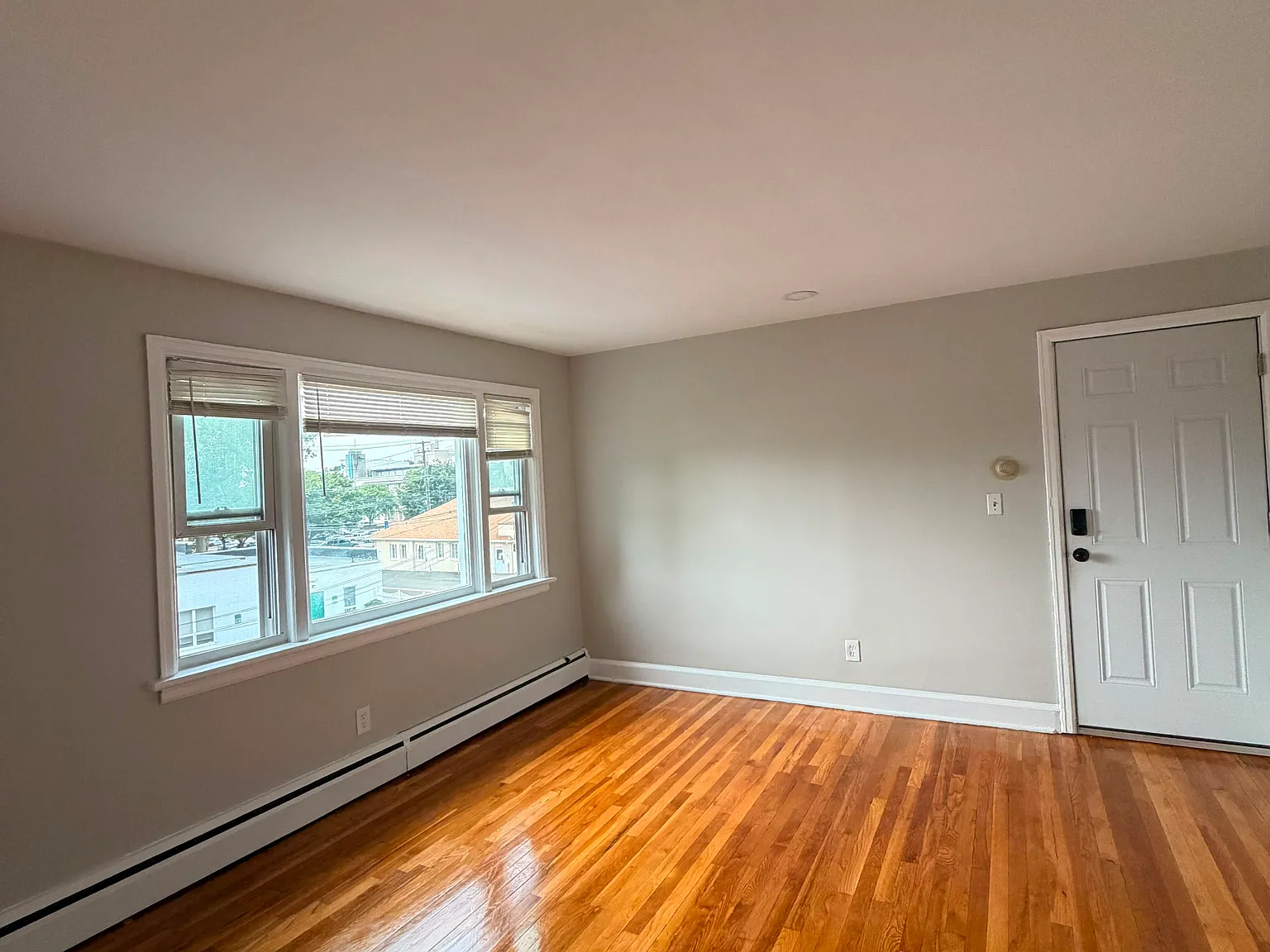 1 bed, 800 sqft, $1,745 — Photo 2