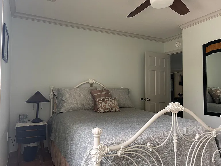 27209 Lakehurst Ave — Photo 20