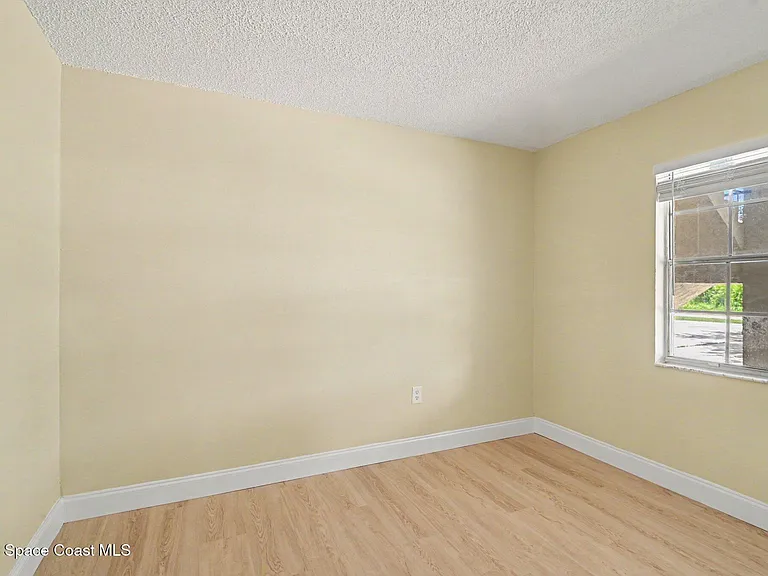 2294 Fox Hollow Dr — Photo 12