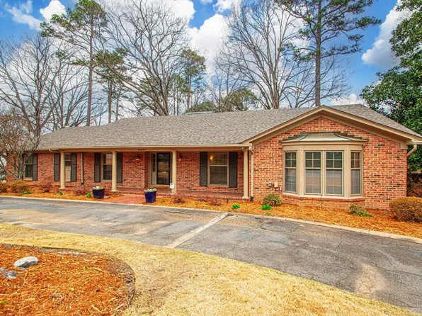 34 Robinwood Dr, Little Rock, AR 72227