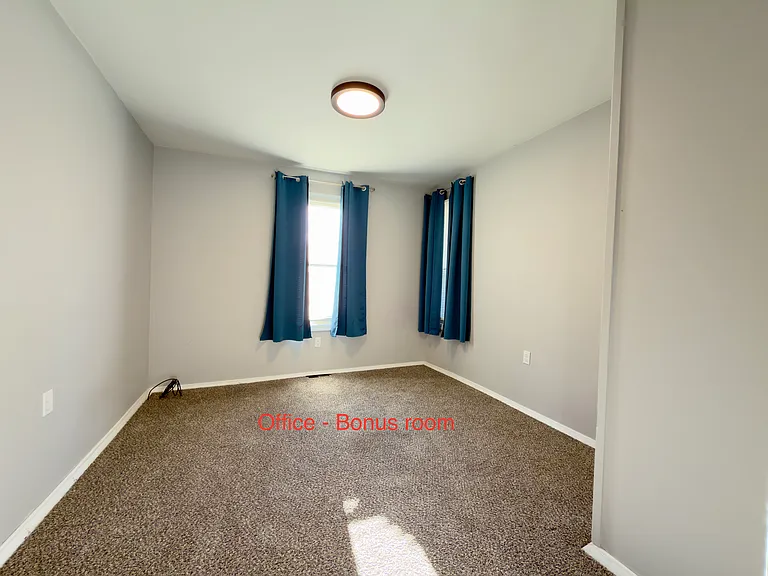 37 Abbott St — Photo 9