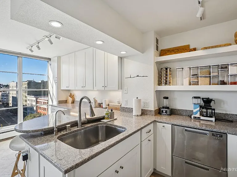2040 Franklin St #1107 — Photo 7
