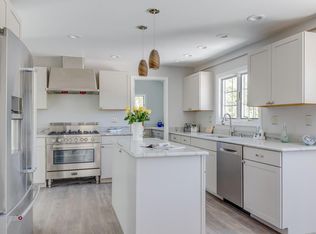 9 Massasoit Ave, Bourne, MA 02360