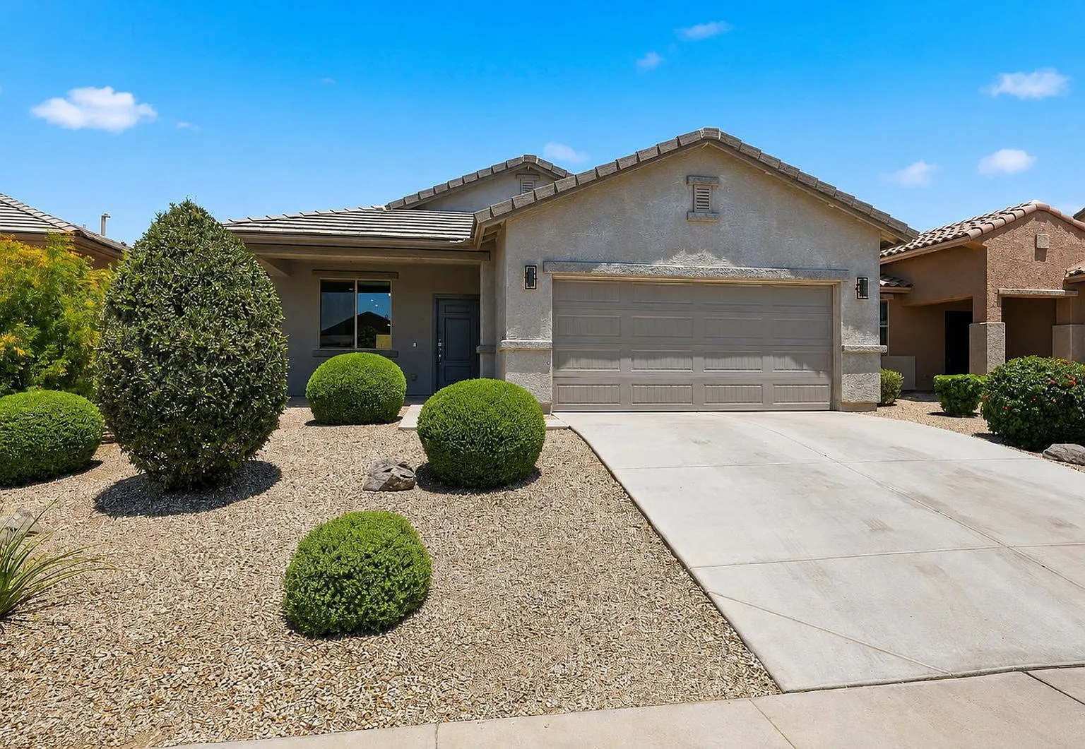 3 bed, 2.0 bath, 1448 sqft, $2,300 — Photo 1