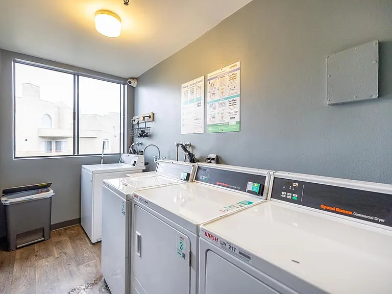 Las Casitas Apartments — Photo 12